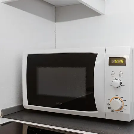 Byliv - 2 Sovevaerelser Med Plads Til 6 오르후스