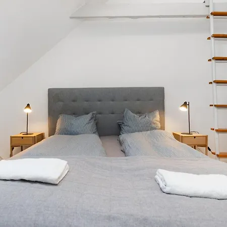 아파트 Byliv - 2 Sovevaerelser Med Plads Til 6