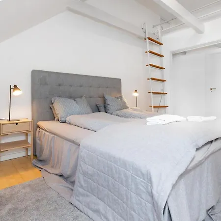 아파트 Byliv - 2 Sovevaerelser Med Plads Til 6 오르후스